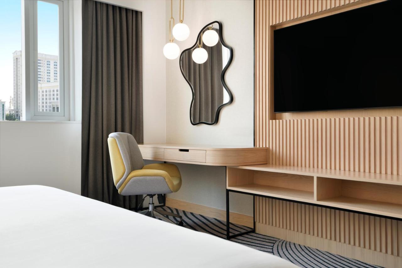 Crowne Plaza - Dubai Jumeirah By Ihg Esterno foto A room at the hotel
