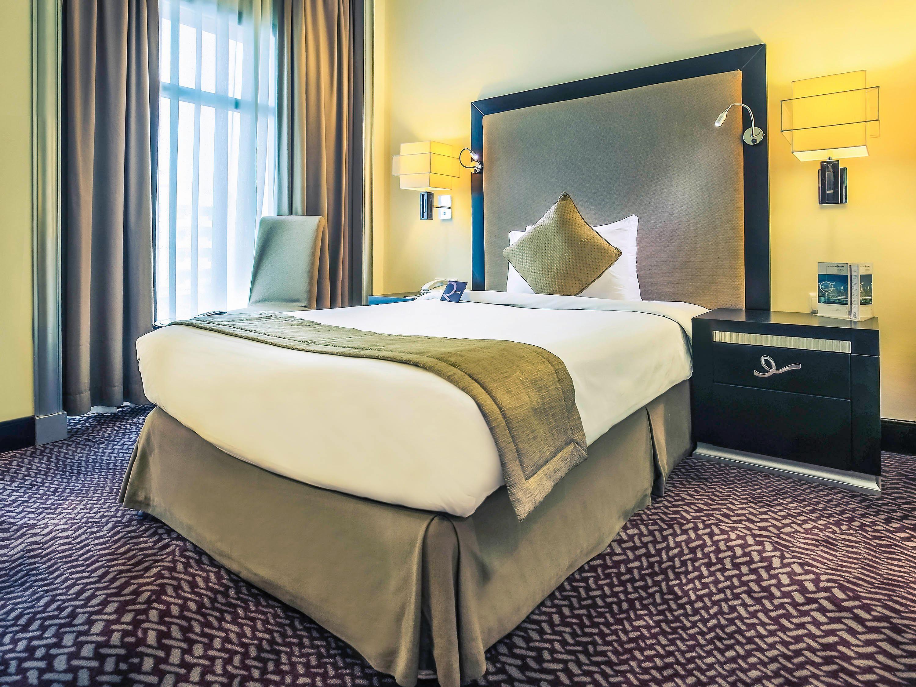 Crowne Plaza - Dubai Jumeirah By Ihg Esterno foto A bedroom at the hotel