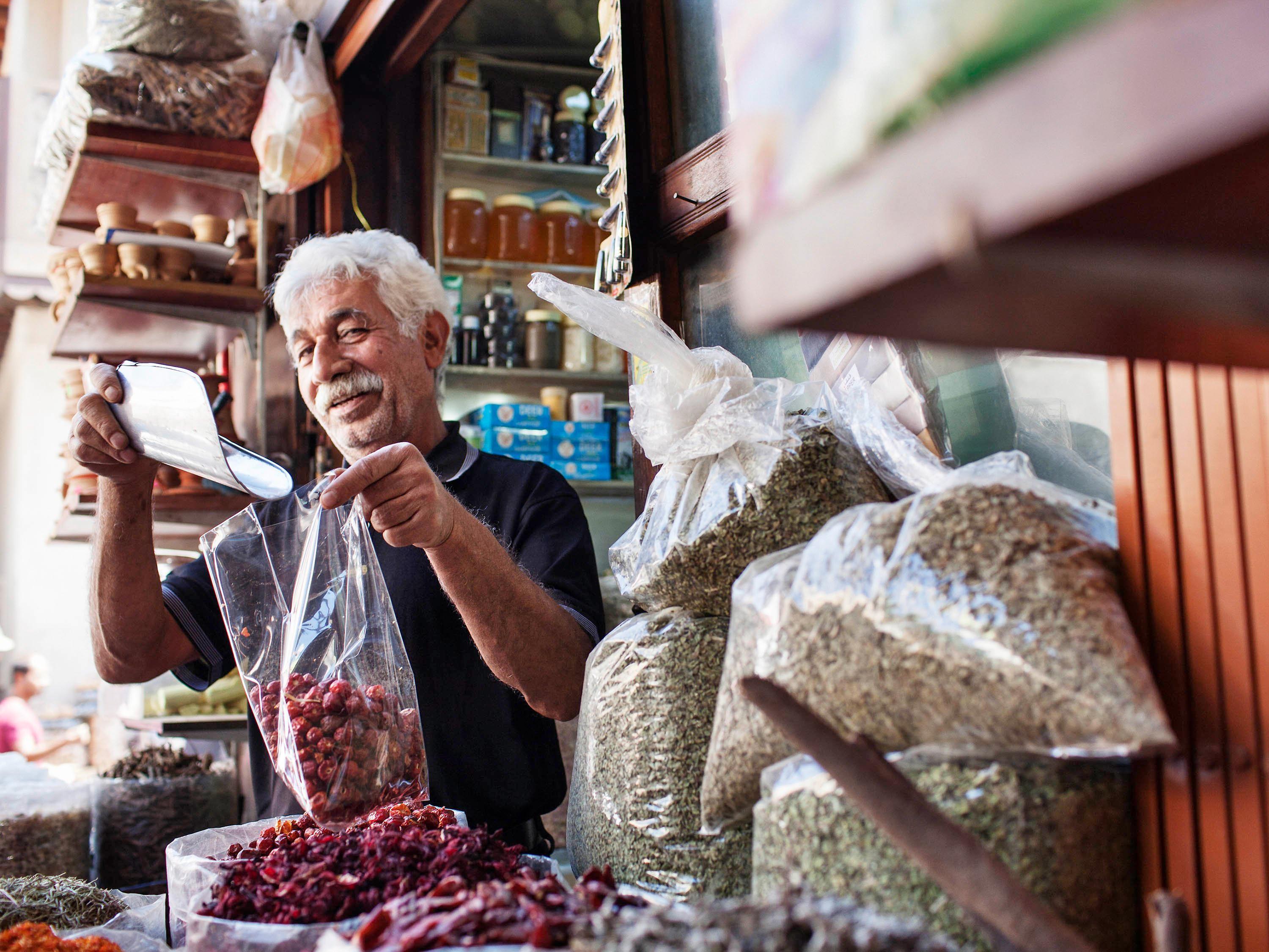 Crowne Plaza - Dubai Jumeirah By Ihg Esterno foto A spice shop in the old town of Chania