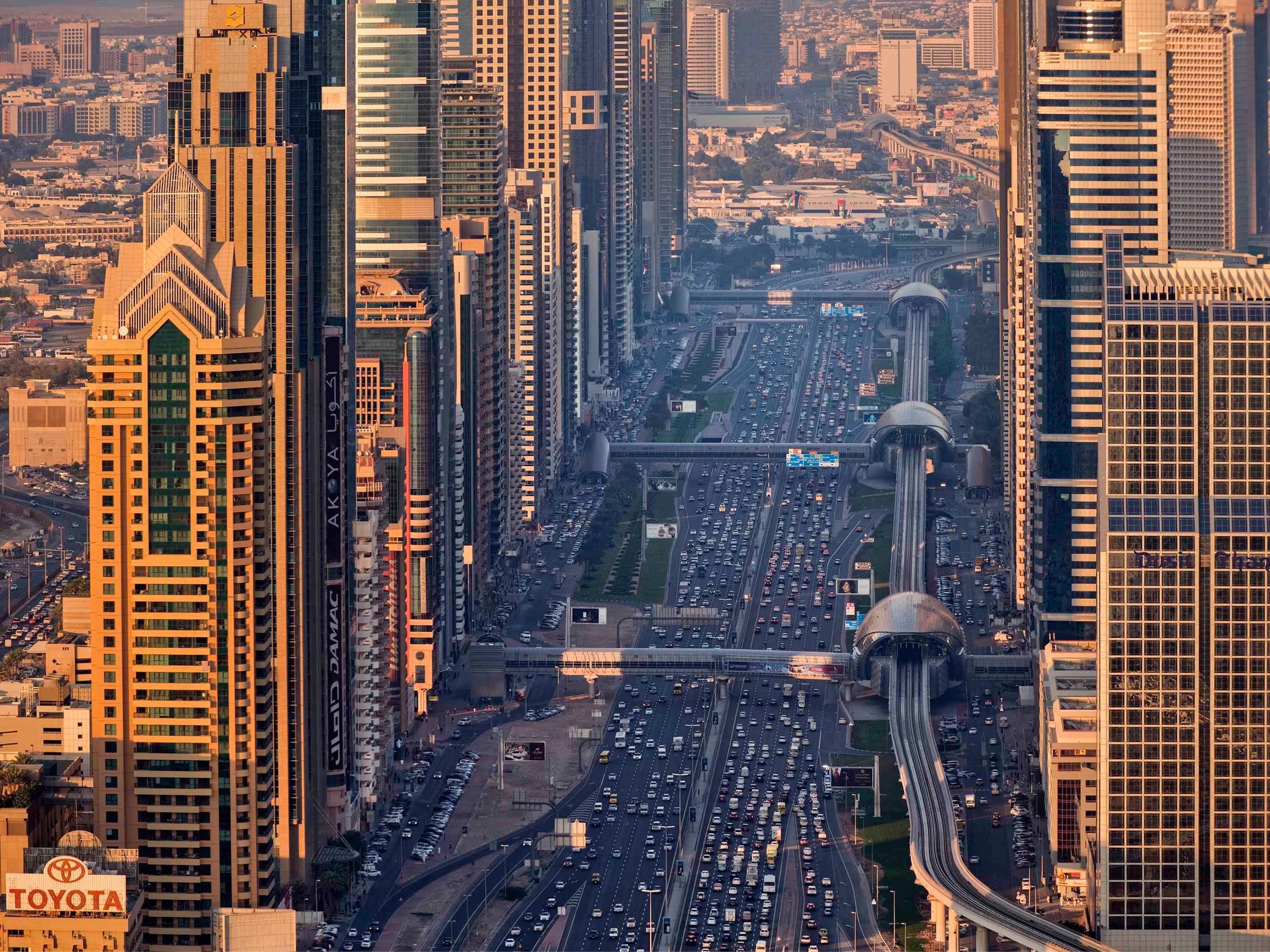Crowne Plaza - Dubai Jumeirah By Ihg Esterno foto Traffic in Dubai